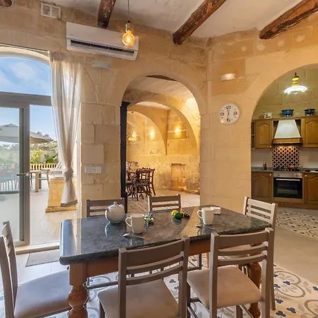 Surwig Gozitan & Pool - Happy *