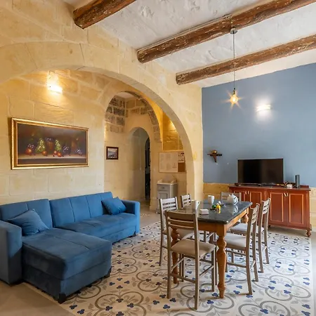 Surwig Gozitan & Pool - Happy