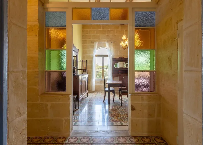 Surwig Gozitan & Pool - Happy *